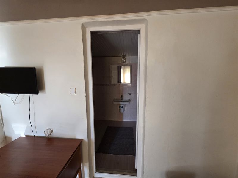 Burdur erkek apart oda içi banyo ve lavabo